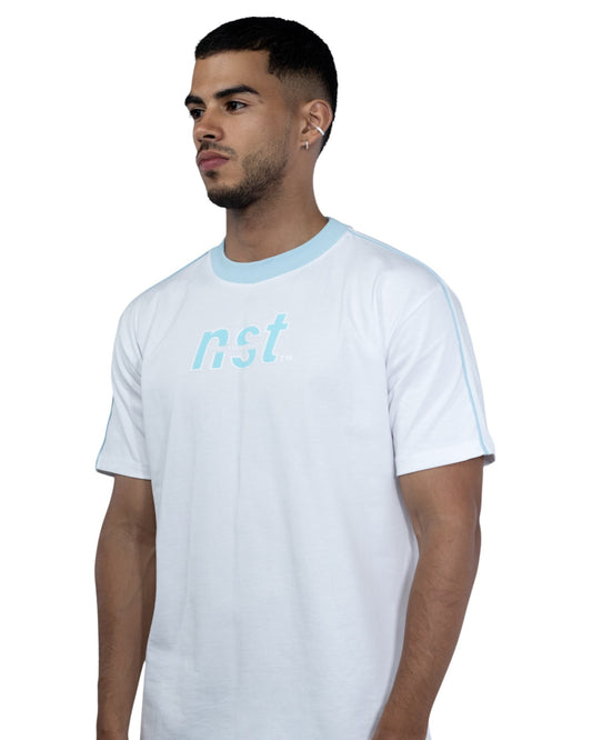 CAMISETA NST CUELLO AZUL