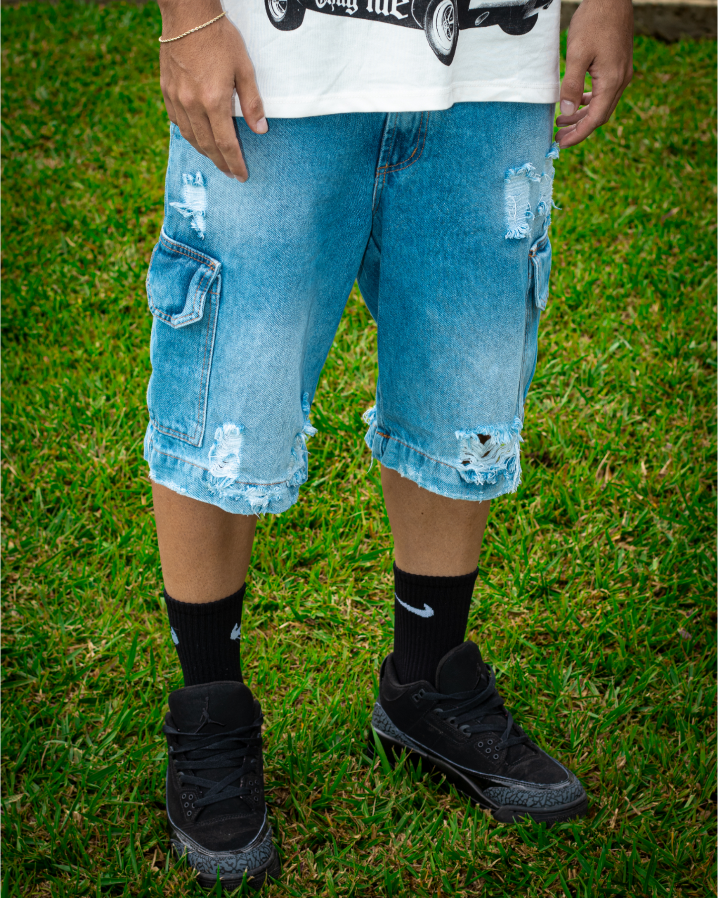 SHORT CARGO AZUL ROTOS