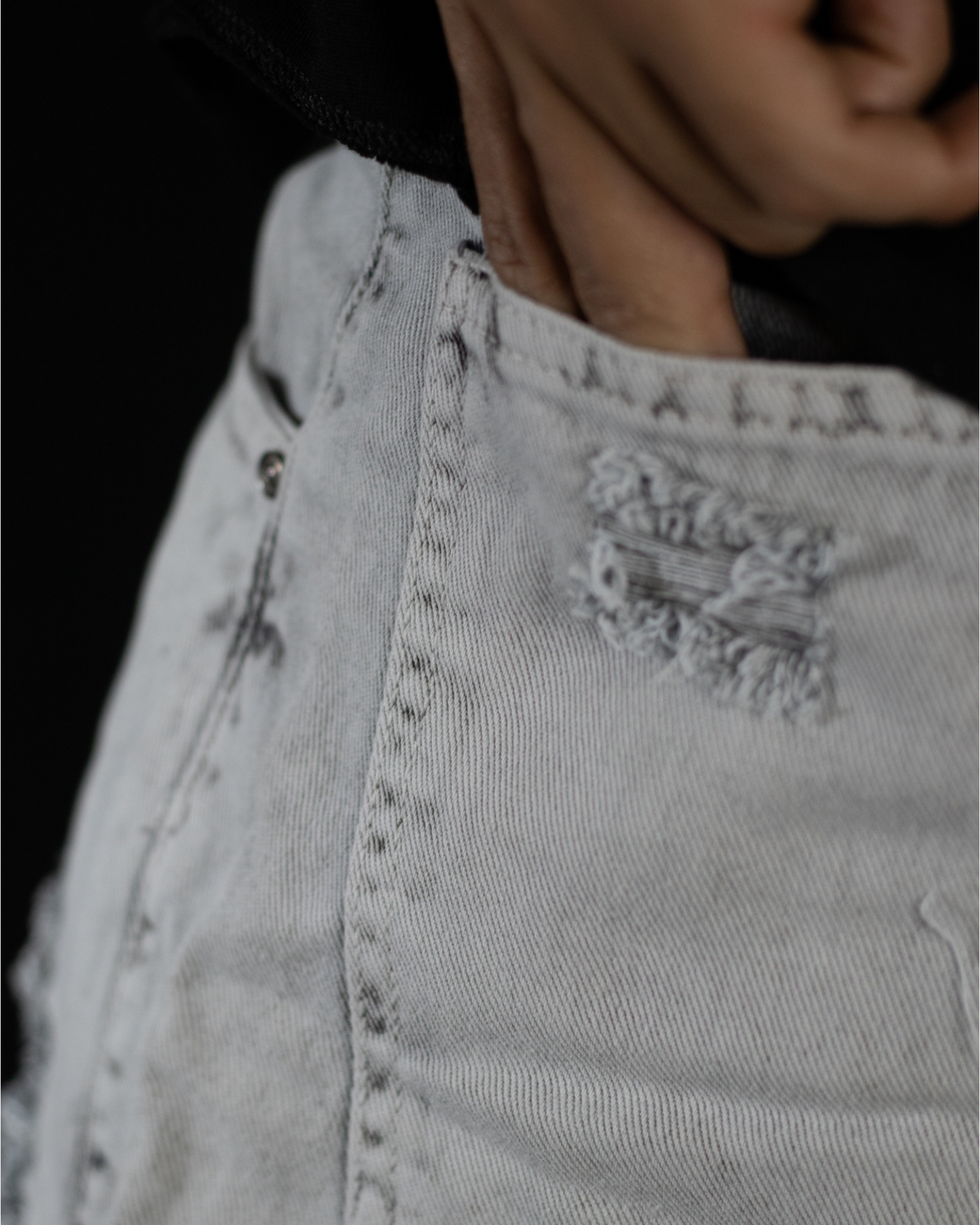 SHORT GRIS ROTOS