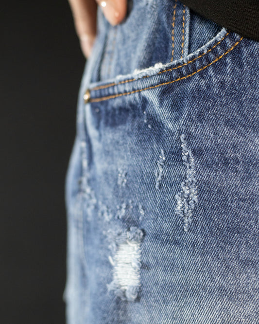 PANTALON AZUL MANCHAS Y DESGASTE