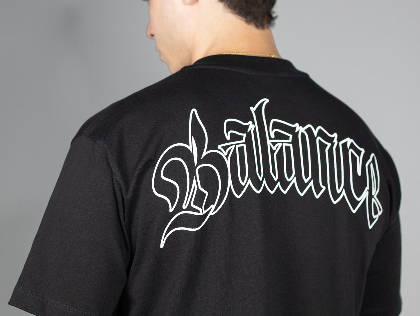 CAMISETA OVERSIZE NEGRA BALANCE