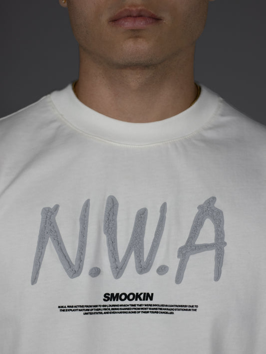CAMISETA OVERSIZE BLANCA NWA