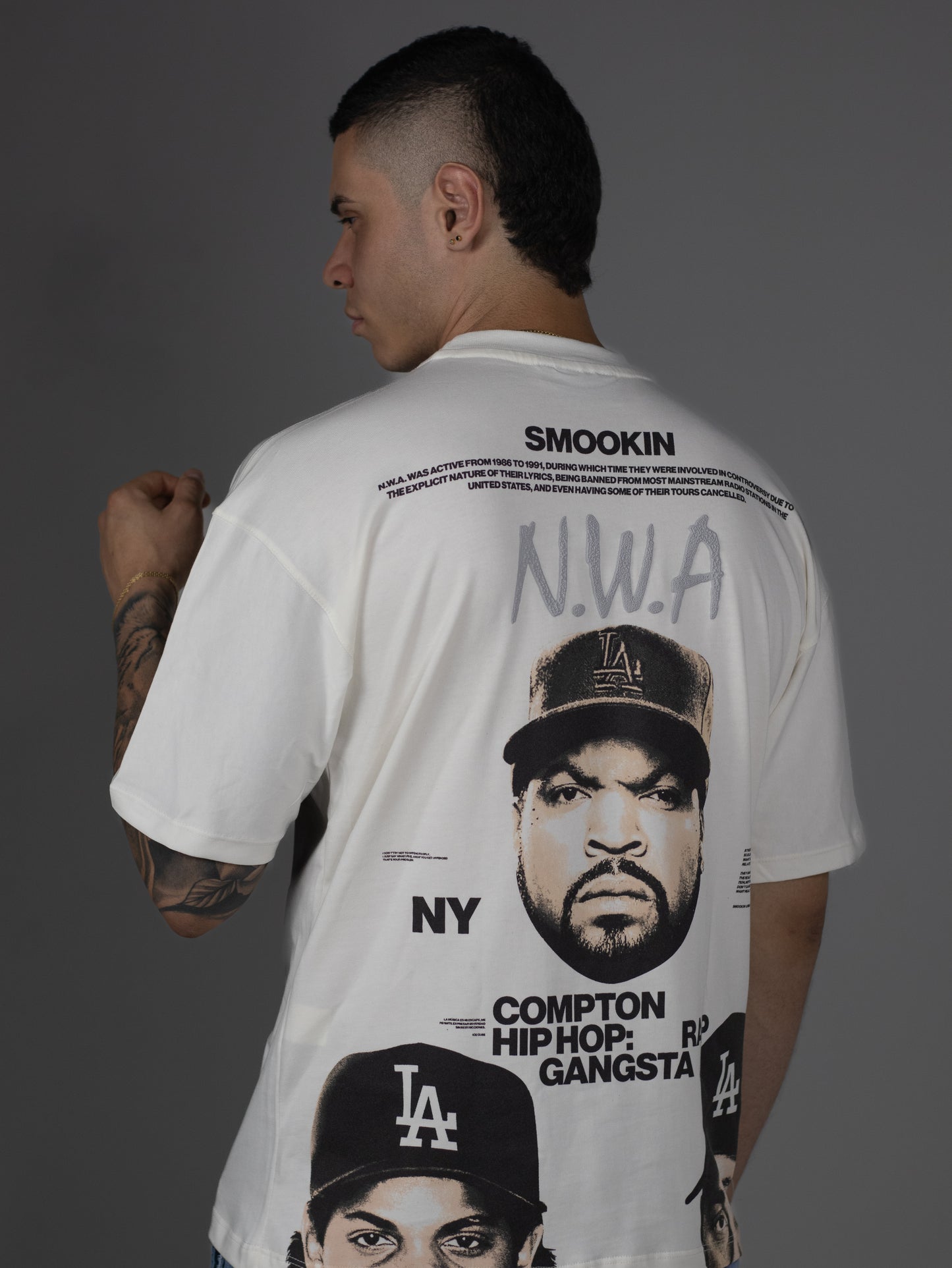 CAMISETA OVERSIZE BLANCA NWA