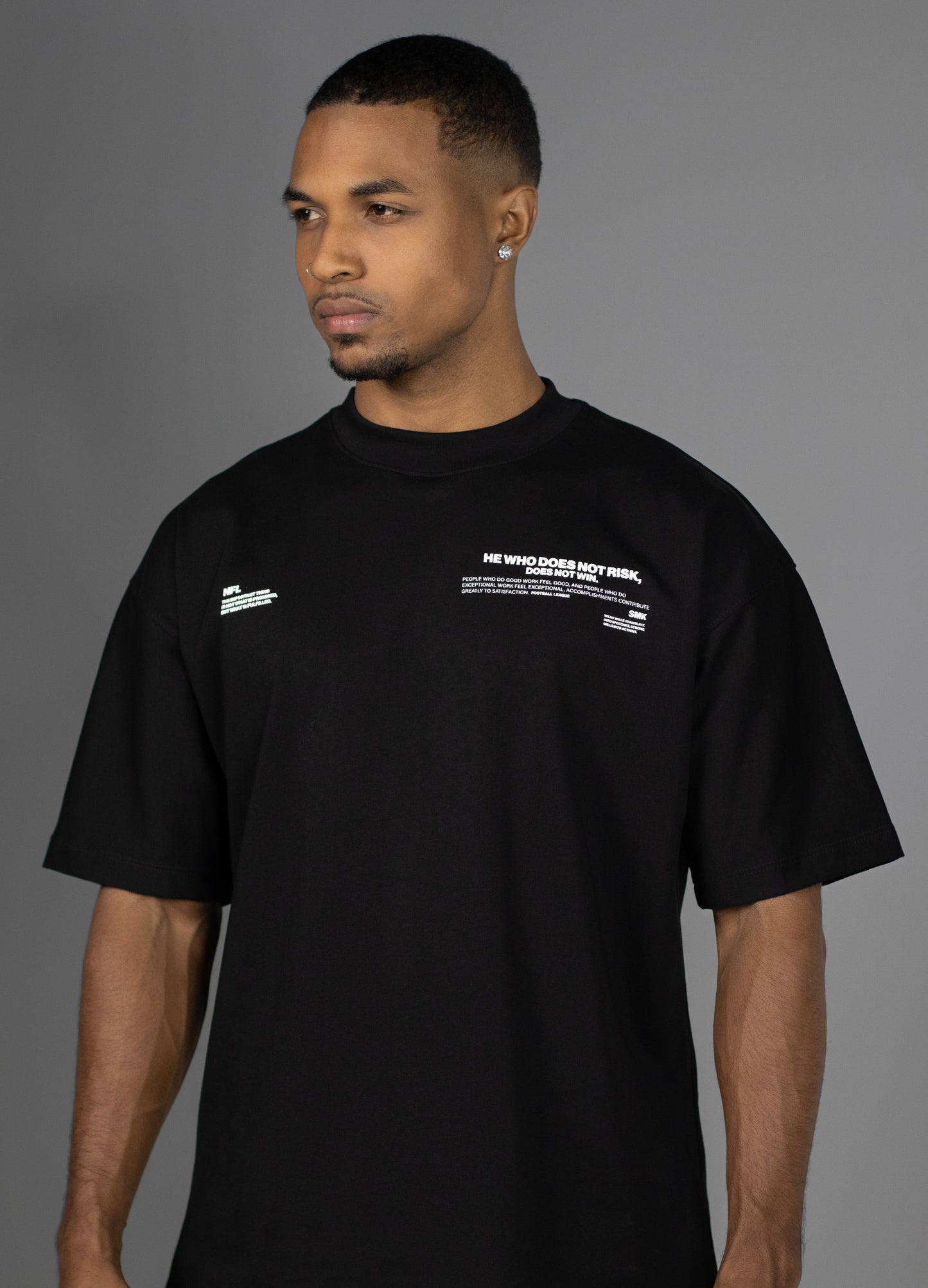CAMISETA OVERSIZE NEGRA OSO 24