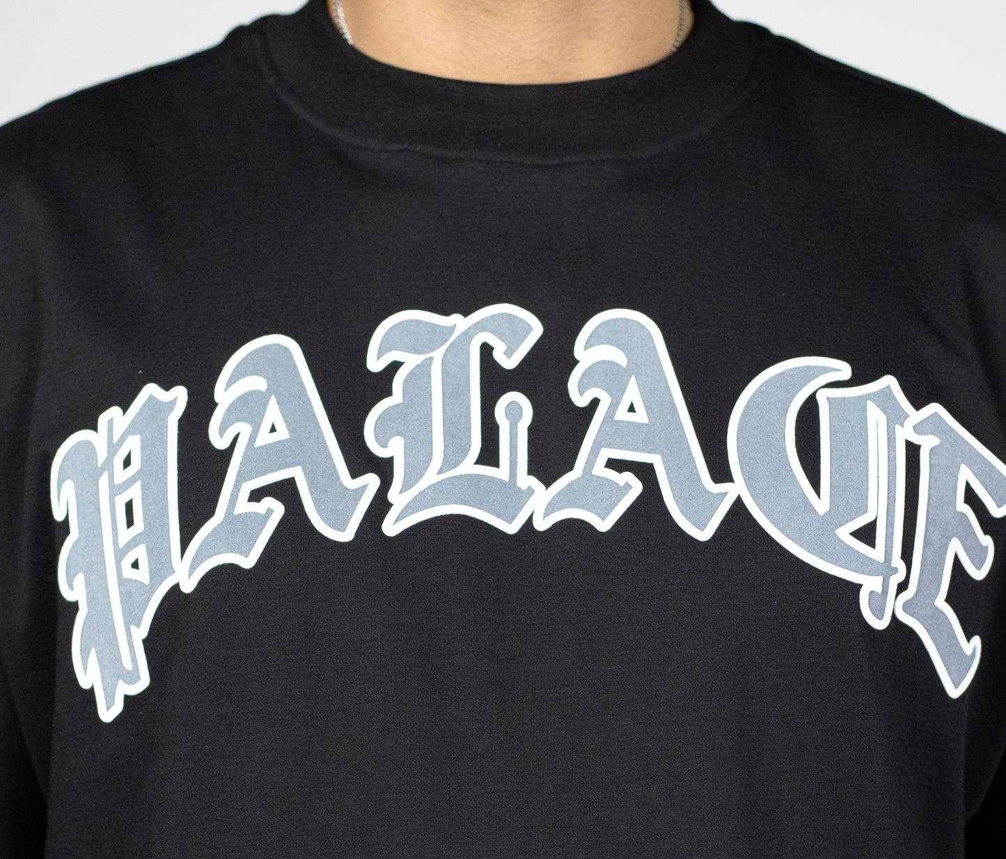 CAMISETA OVERSIZE NEGRO PALACE