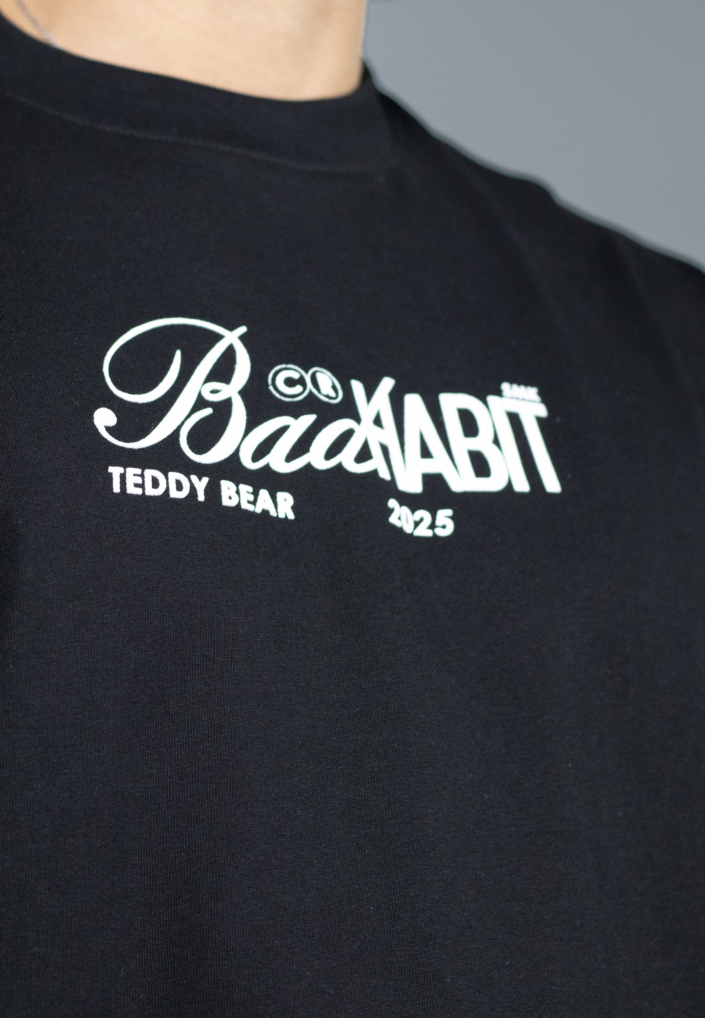 CAMISETA OVERSIZE OSO CADENA BAD HABIT