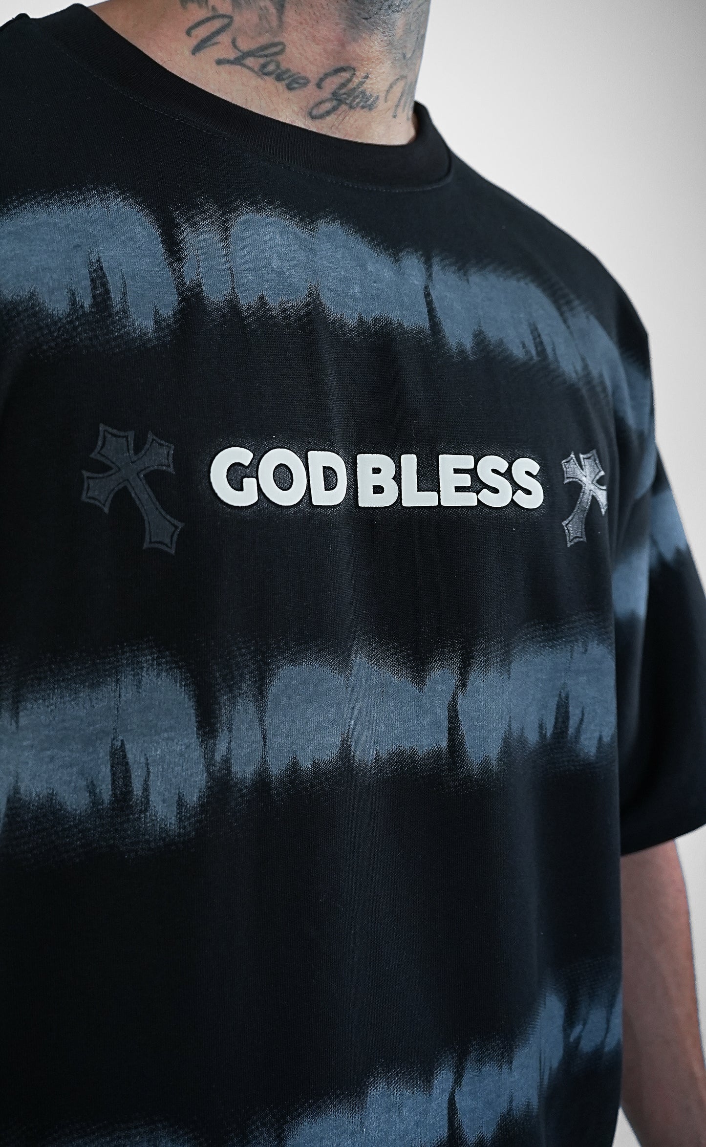 CAMISETA AZUL MARINO OVERSIZE GOD BLESS