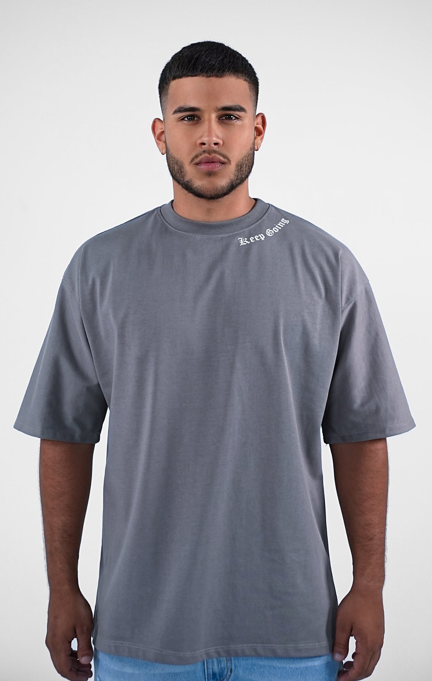 CAMISETA GRIS OVERSIZE SMKN
