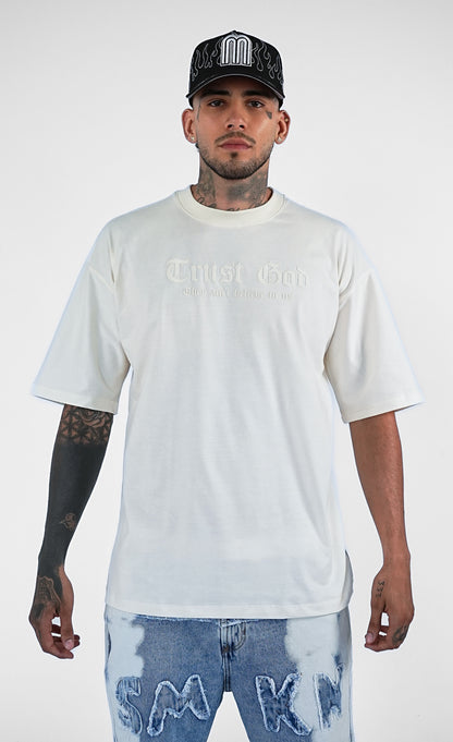 CAMISETA BLANCA OVERSIZE TRUST GOD