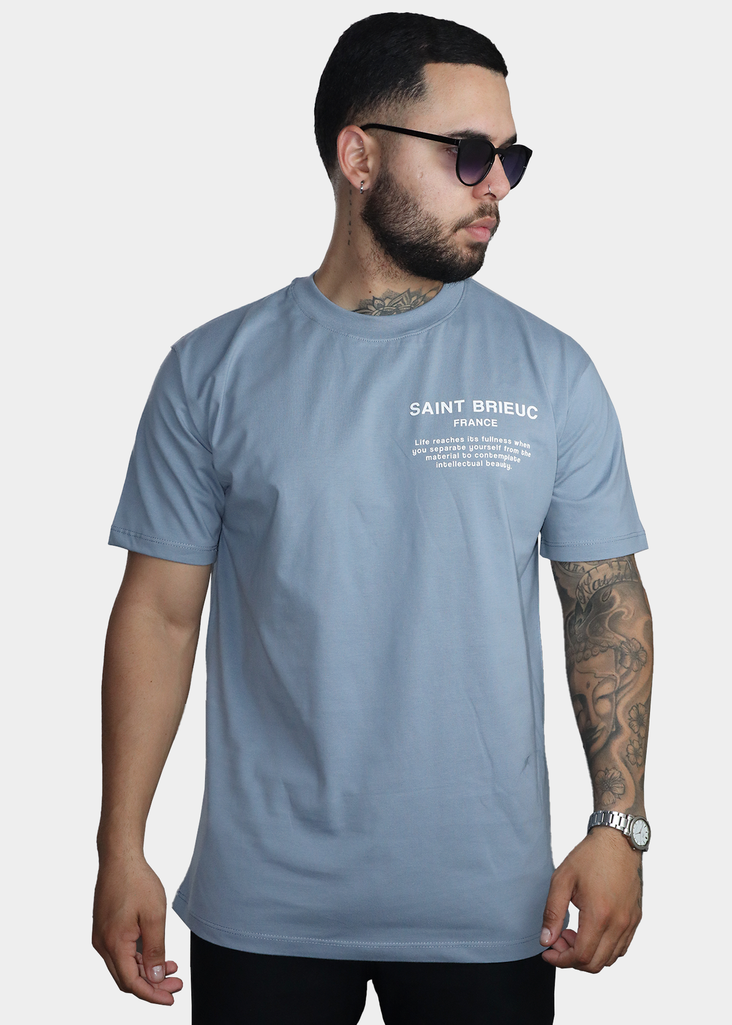 camiseta azul saint