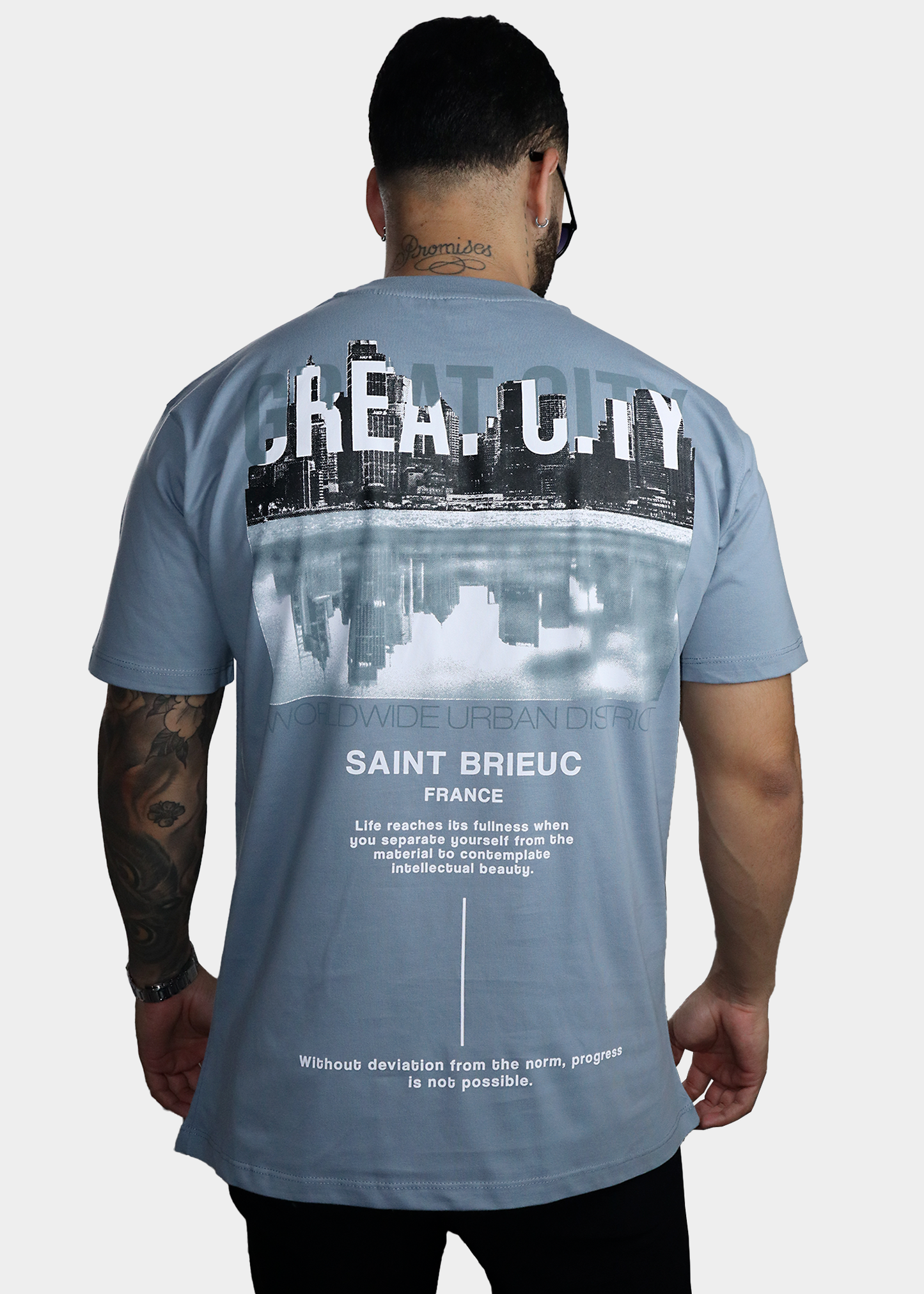 camiseta azul saint